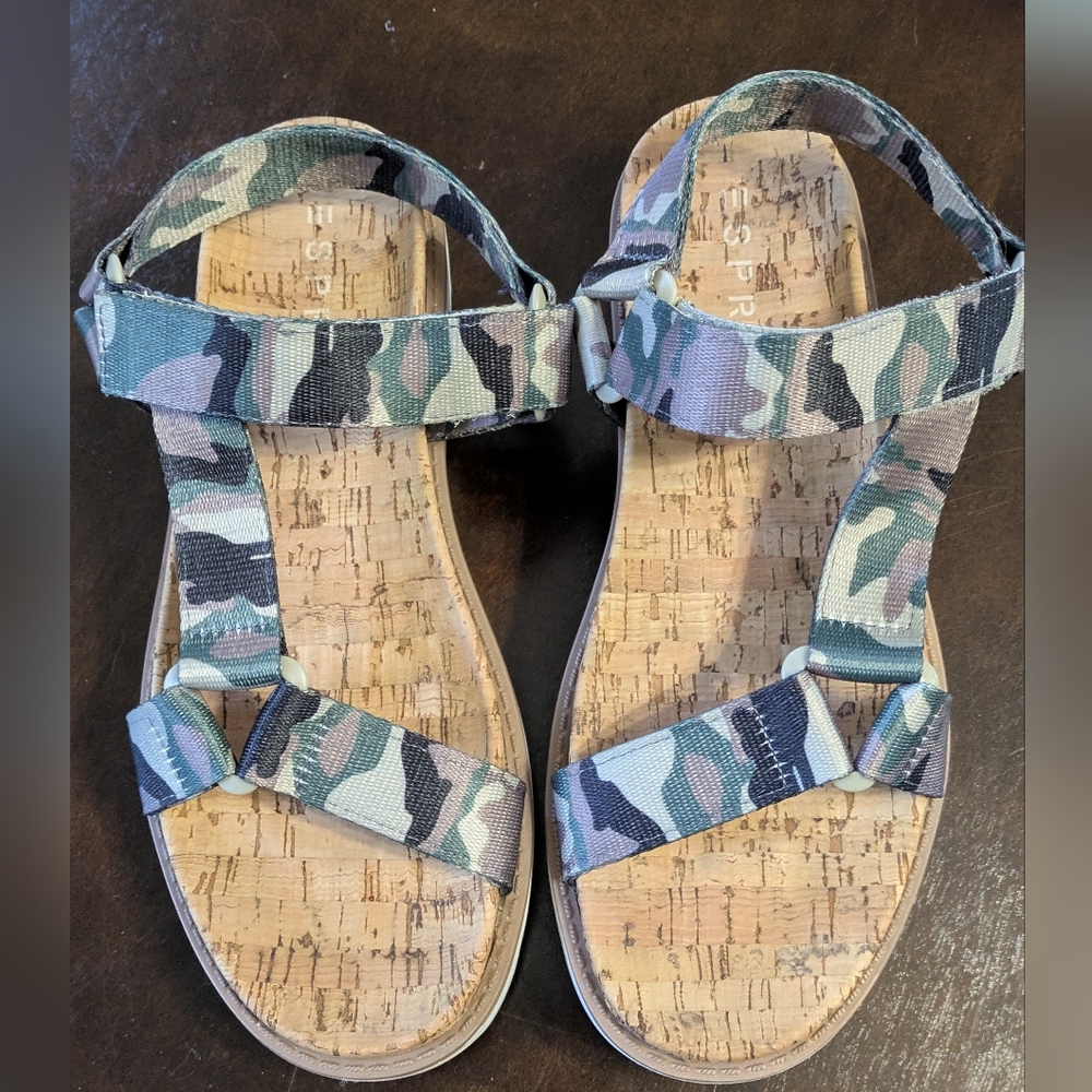 Esprit Camouflage Cork Platform Sandals. Size 8. - Picture 3 of 10